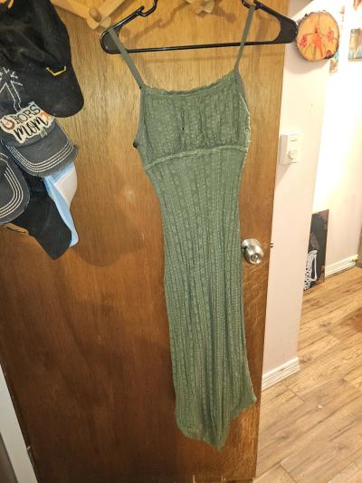 green dress - Thumbnail 3