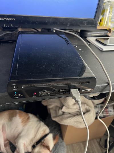 Nintendo Wii U Console wGamepad and 2 Games - Thumbnail 4