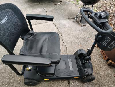 Pride GoGo elite traveler Platinum mobility scooter