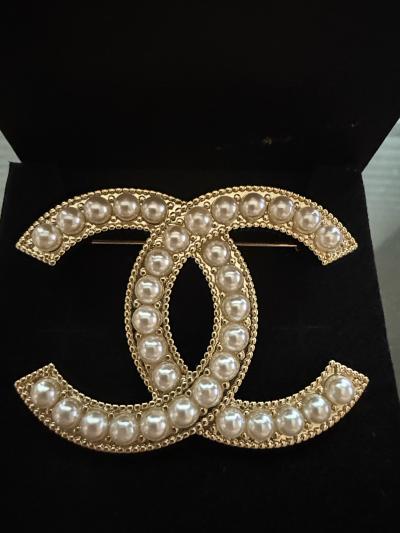 Chanel pearl CC  brooch - Thumbnail 3