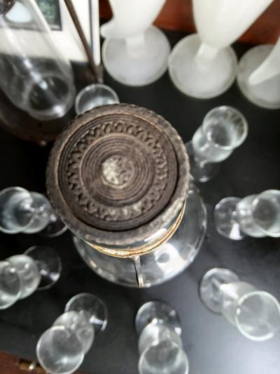 Bottle with etched glass and shot glasses - Thumbnail 4