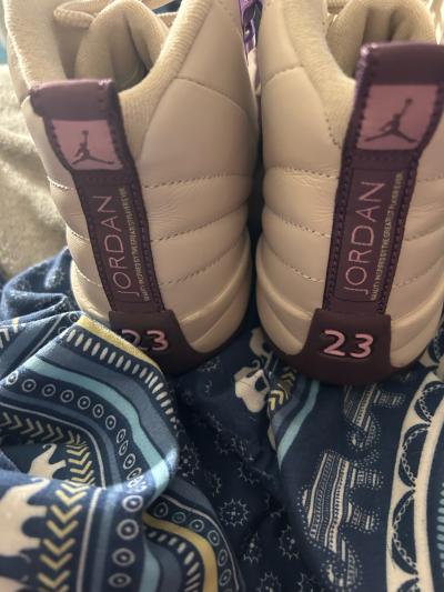 purple and white Jordans - Thumbnail 3