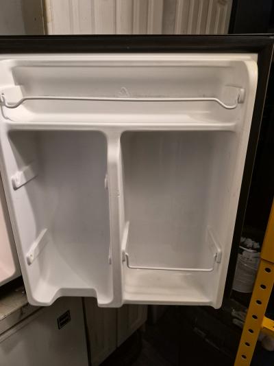 Galanz Mini Fridge - Thumbnail 3