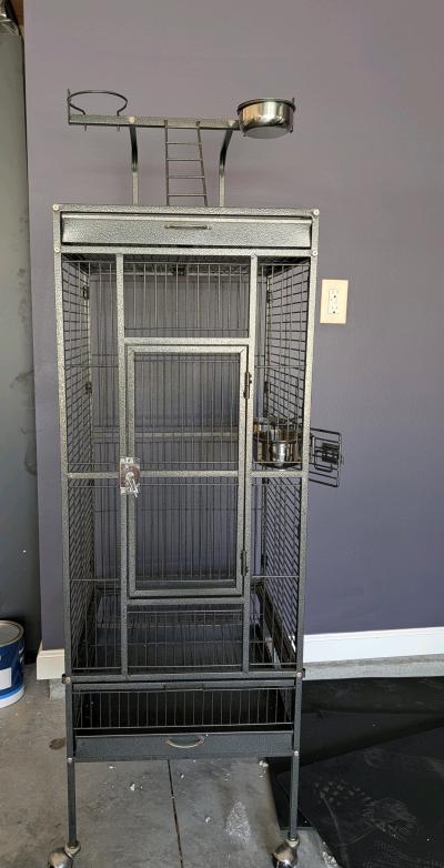 Medium sized birdcage on wheels Pickup only