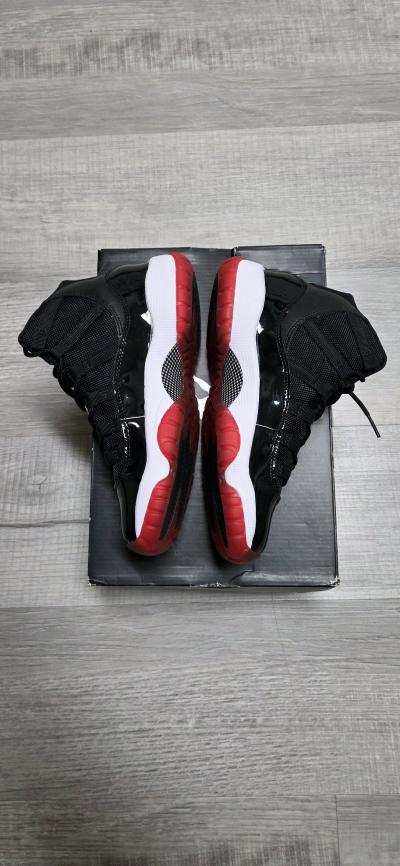 Jordan 11 Playoffs - Thumbnail 2
