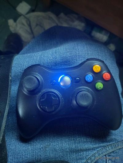 xbox 36oconsole cords 3 games two controllers 60gbharddrive - Thumbnail 4