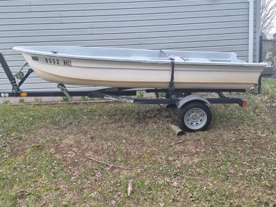 boat and trailer freshly painted bought but never used - Thumbnail 5