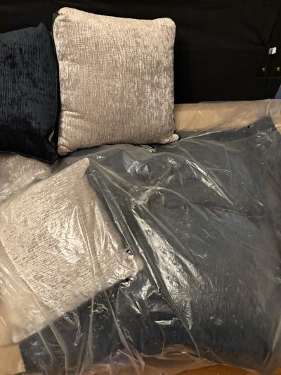 grey and navy loveseat - Thumbnail 2