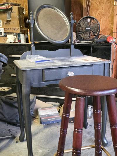 swivel bar stools mahogany color very nice