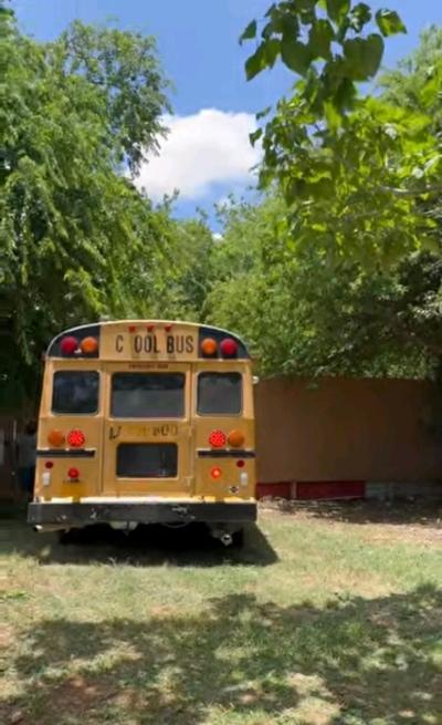 converted single axle bus - Thumbnail 6