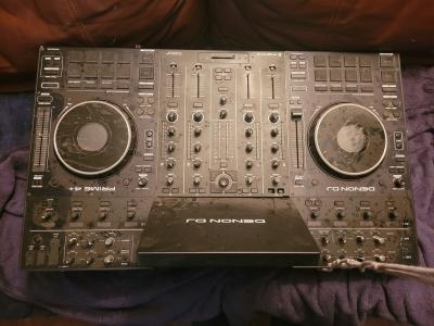 Denon DJ Prime 4 music mixer with touch screen - Thumbnail 8
