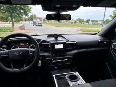 2021 FORD EXPLORER UTILITY 4X4  CLEAN TITLE - Thumbnail 5