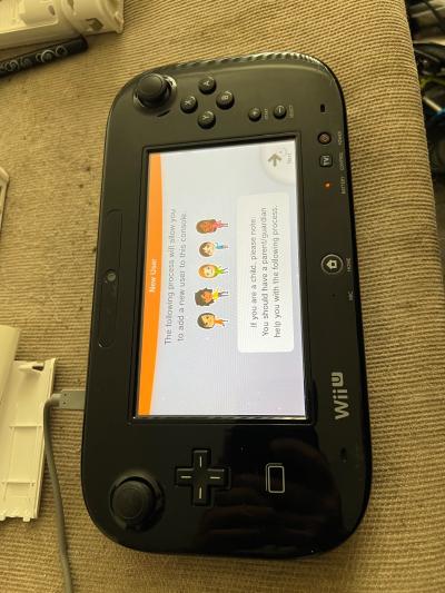 Nintendo Wii U Console wGamepad and 2 Games