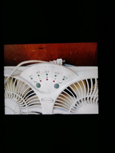A White Double Window Fan - Thumbnail 3