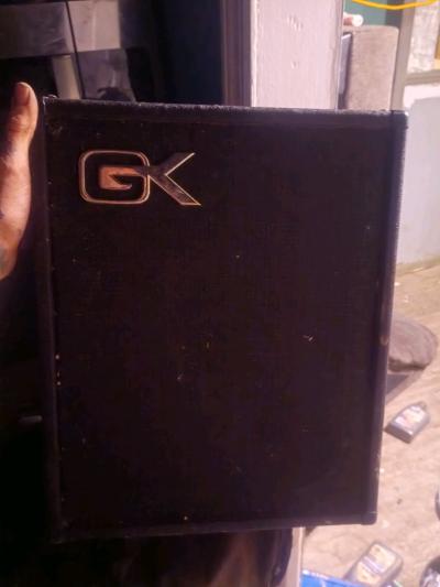 amplifier for small guitar practice or performances - Thumbnail 3