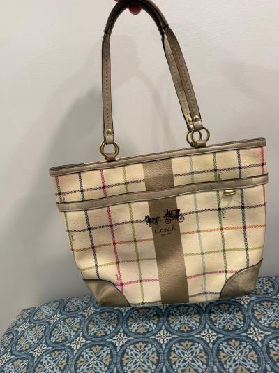 coach purse medium size