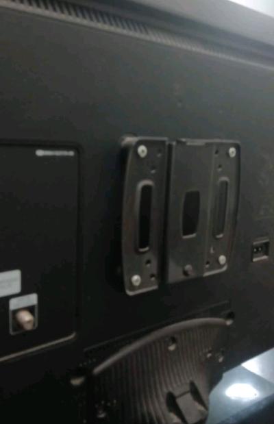 Black Samsung 32 inch class LCD TV - Thumbnail 5