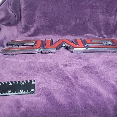 GMC logo emblem large for Sierra 1500 or Yukon - Thumbnail 9