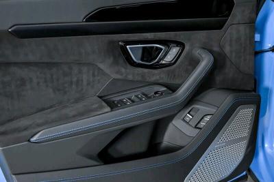 2022 Lamborghini Urus AWD - Thumbnail 9