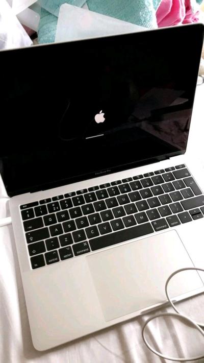 Apple Macbook Pro 2020 - Thumbnail 2