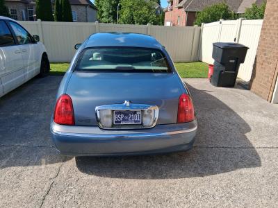 Lincoln town car - Thumbnail 5