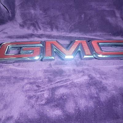GMC logo emblem large for Sierra 1500 or Yukon - Thumbnail 5