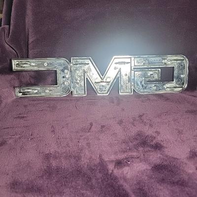 GMC logo emblem large for Sierra 1500 or Yukon - Thumbnail 10