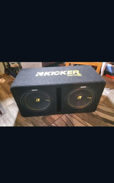2 Kicker Comp Subwoofers with Box - Thumbnail 2