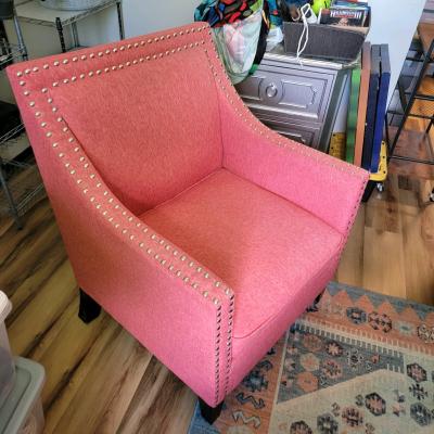 Coral colored Accent Chair like new - Thumbnail 2