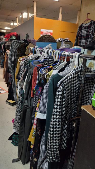 Big clearance sale May 1st until 7th almost everything is 1 - Thumbnail 6