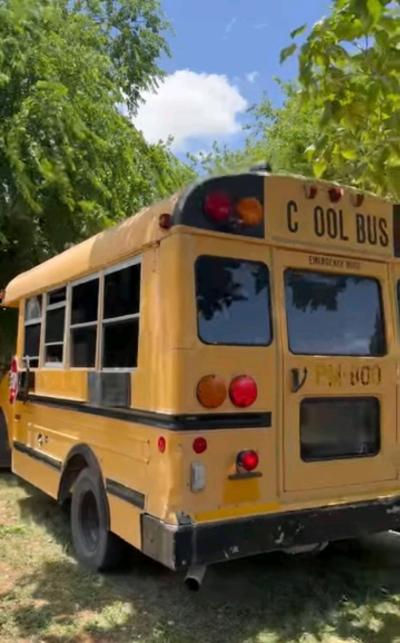 converted single axle bus - Thumbnail 7