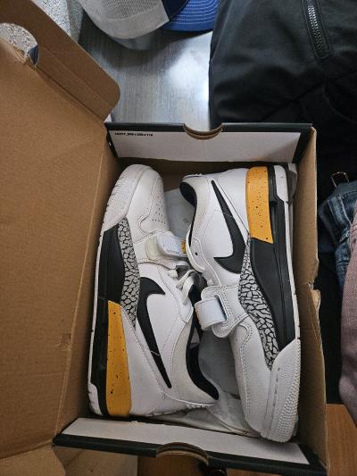 air jordan legacy 312 low size 8 - Thumbnail 4