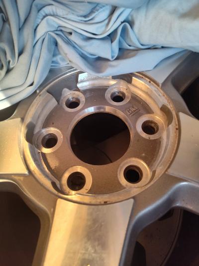 2006 Chevy trailblazer aluminum rim with tires - Thumbnail 2