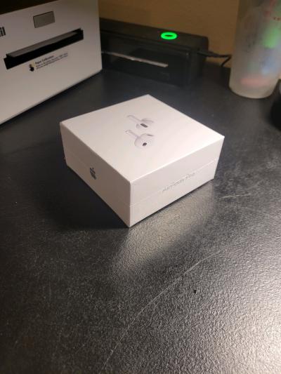 Airpod Pros Gen 2 - Thumbnail 3