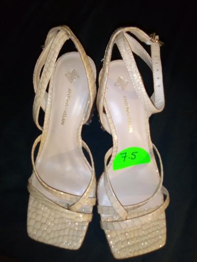 womens pumps