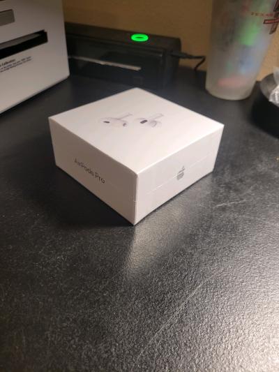 Airpod Pros Gen 2 - Thumbnail 2