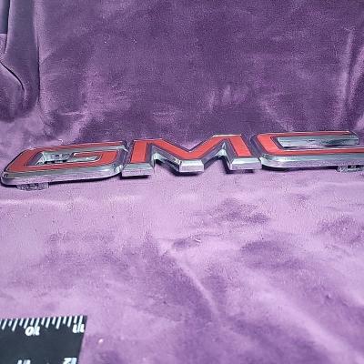 GMC logo emblem large for Sierra 1500 or Yukon - Thumbnail 11