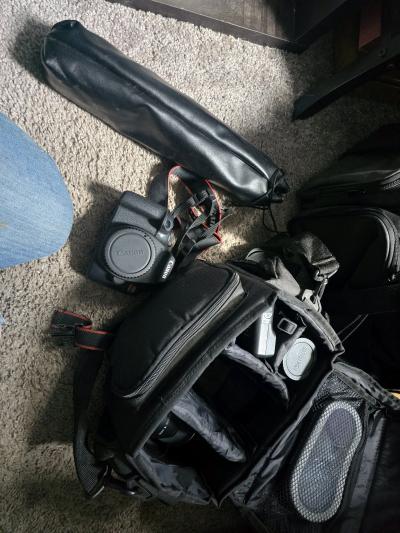 canon camera with case and extension lense