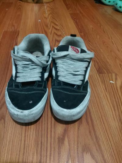 black and white nike Knu Skools