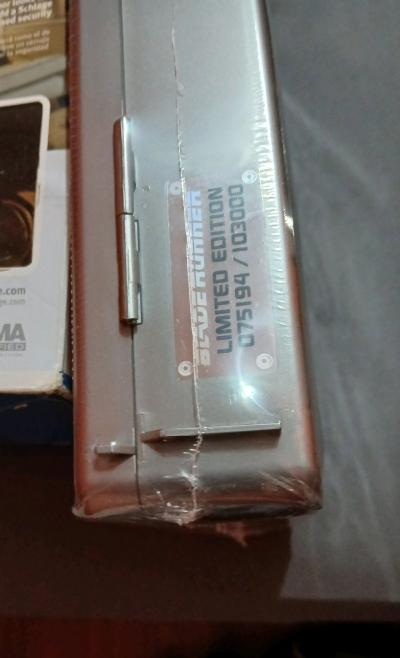 mint condition bladerunner 5 HD DVD ultimate set - Thumbnail 4