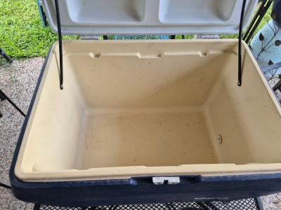 nice Used Two Igloo Ice Coolers with accessories - Thumbnail 8