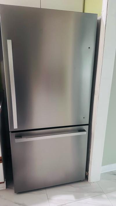 Hisense Stainless Steel Bottom Freezer Refrigerator - Thumbnail 2
