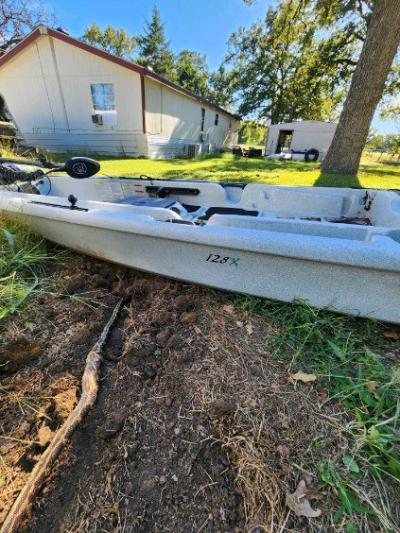 128x ascend kayak with a motor guide xi3 with upgraded GPS - Thumbnail 5