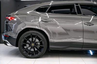 2022 Lamborghini Urus AWD FX - Thumbnail 3
