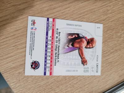 2002 Fleer Vince Carter Card - Thumbnail 2