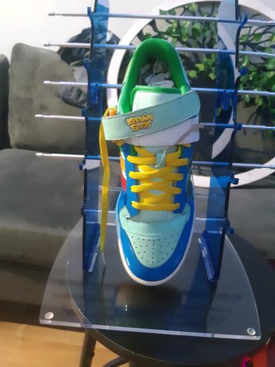 Adidas  collectors kids size 9 shoes - Thumbnail 5
