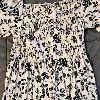 white and black flower top