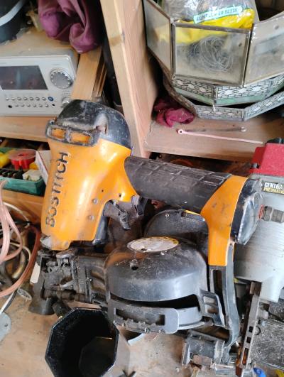 roofing nail gun