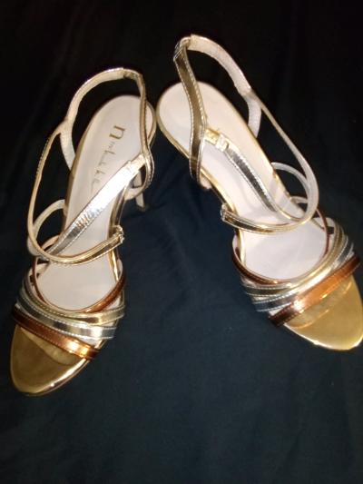 womens size 7 - Thumbnail 2