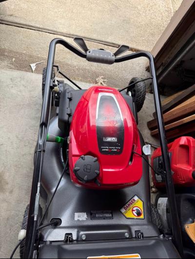 HRN216VLA21 Walk Behind Mower Variable Speed Electric Start - Thumbnail 2